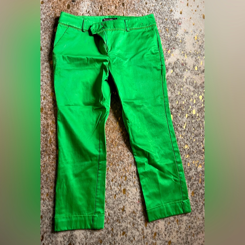 Cool shiney green 3/4 slacks, size 8.